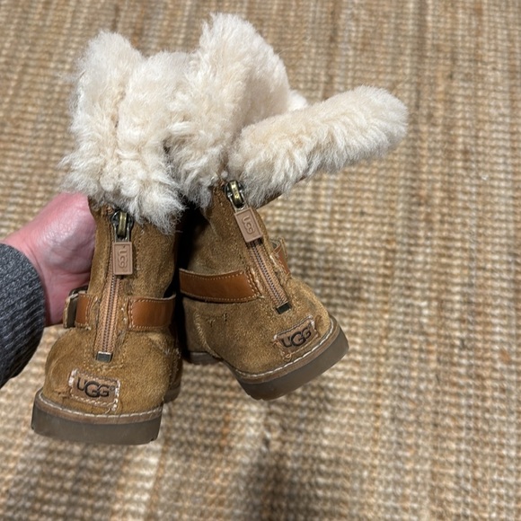 Ugg Tan Boots with Fur Trim - Picture 2 of 10